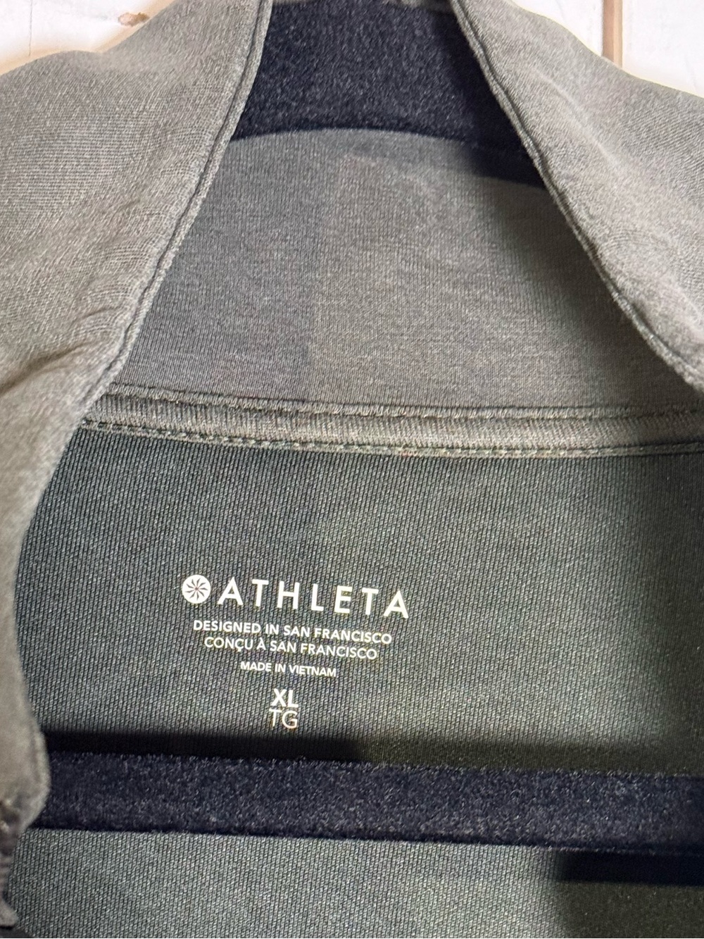 Athleta Seasoft Quarter Zip Sweatshirt Elm Green Size XL Super Soft Pullover - Picture 7 of 9